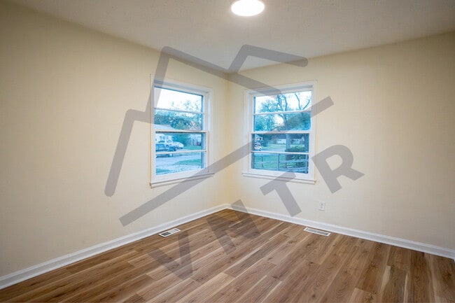 Building Photo - 1921 S Vine St