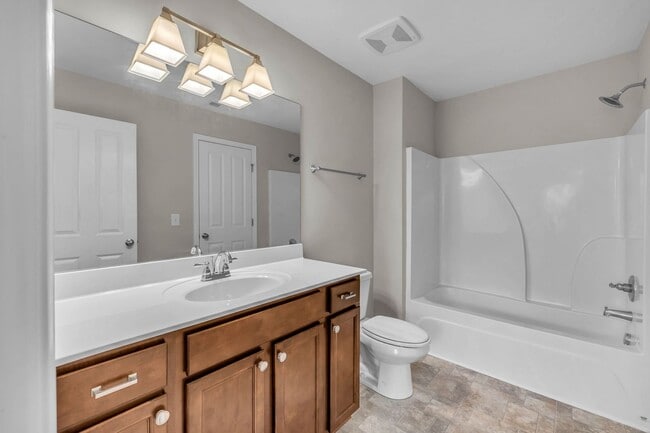 Building Photo - Middle Tennessee Blvd Townhome