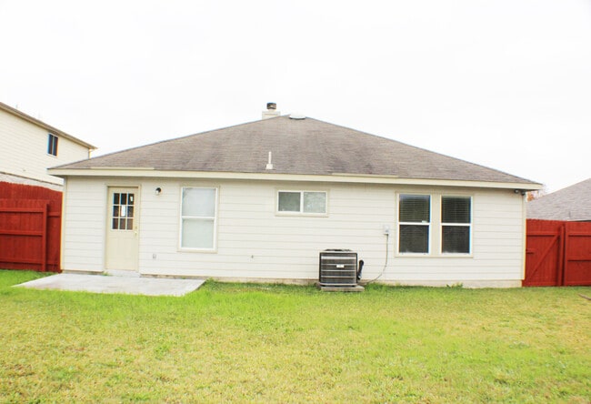 Building Photo - Great One story home in Enclave and Willow...