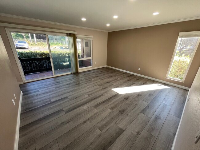 Building Photo - 17131 W Bernardo Dr