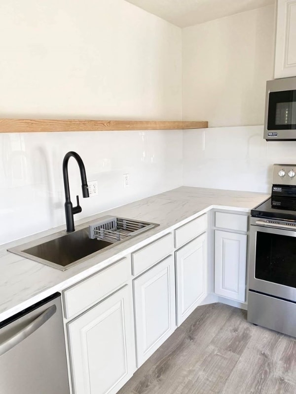 Building Photo - 805 N Broadway St