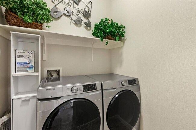 Building Photo - 2602 Lou Hollow Pl