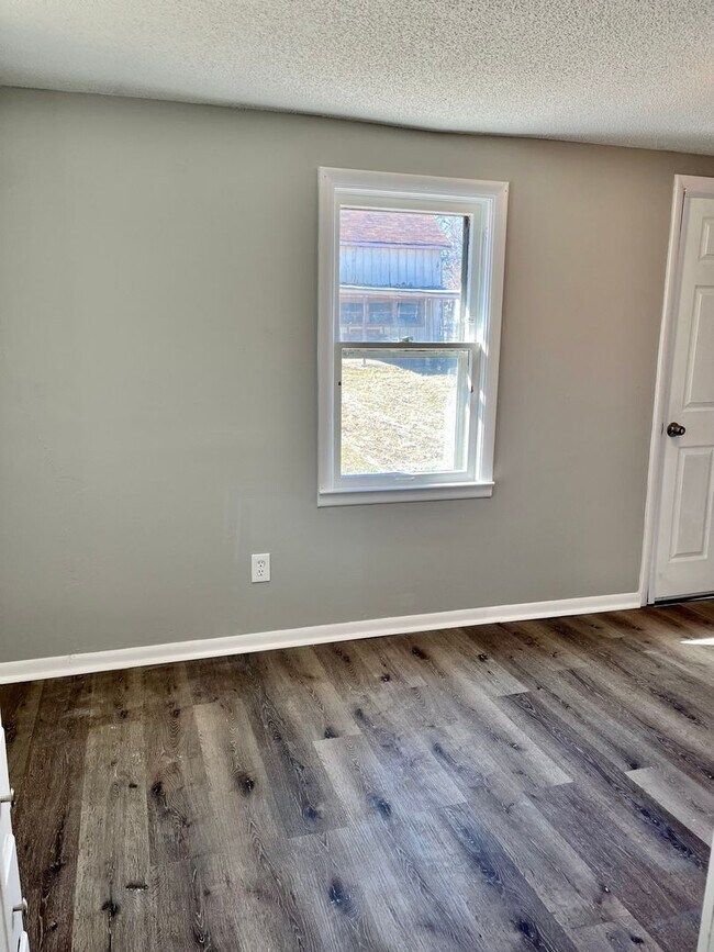 Building Photo - Spacious single family home in Independenc...