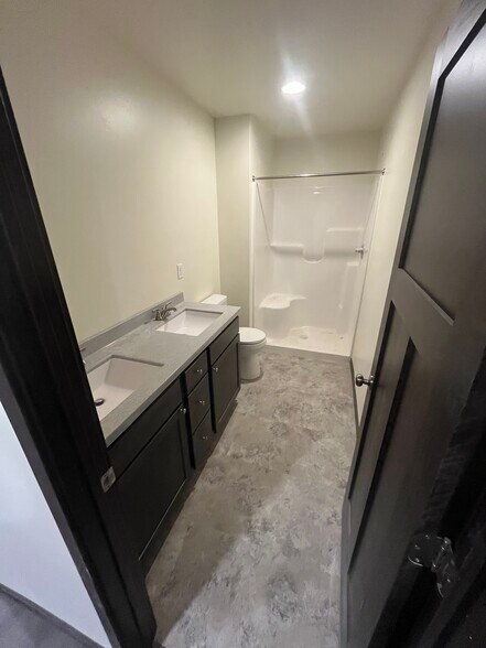 Building Photo - 1800 Sheldon Ave