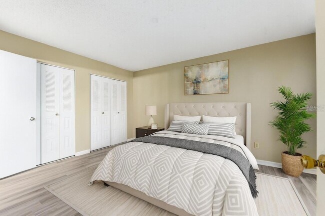 Building Photo - 4057 Crockers Lake Blvd