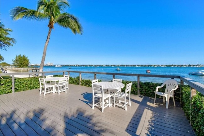 Building Photo - 5600 N Flagler Dr