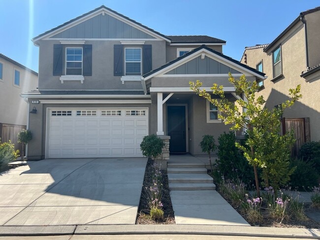 Primary Photo - Tesoro Viejo- 3 bedroom 2.5 Bath