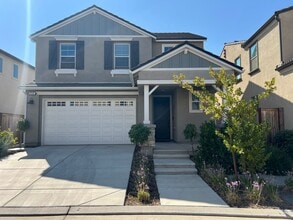 Building Photo - Tesoro Viejo- 3 bedroom 2.5 Bath