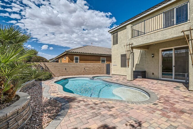 Building Photo - Dont Miss This Gorgeous 4 bed 3 bath plus Loft!