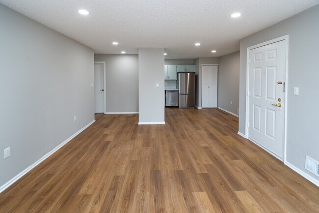 Building Photo - 69 Fisher Dr