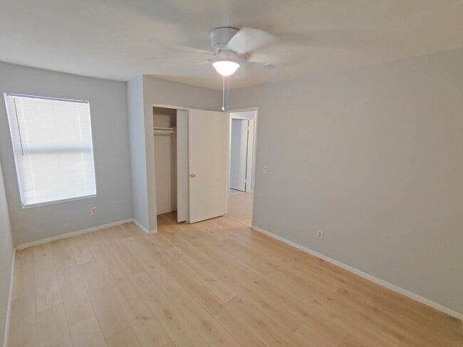 Building Photo - Stylish Condo Living in the Heart of Imperial!