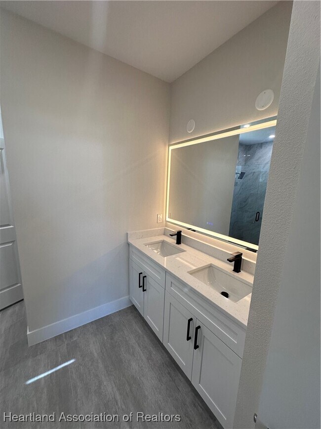 Building Photo - 703 Aston Martin Dr