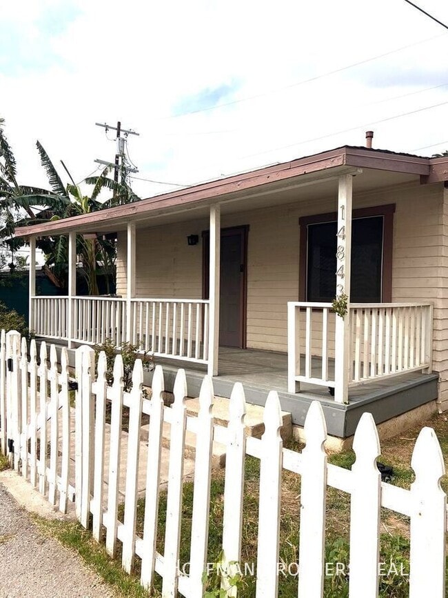 Building Photo - 14843 Sylvan St