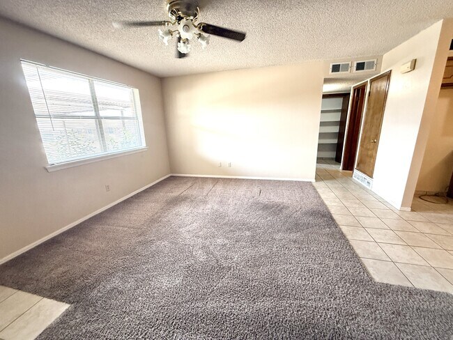 Building Photo - 2302 Shenandoah Dr