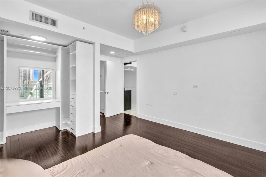 Building Photo - 900 Biscayne Blvd
