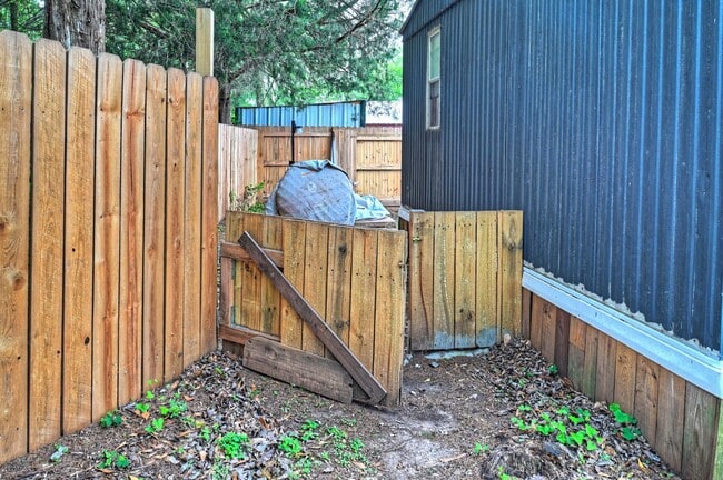 Building Photo - 13204 Enchanted Vista