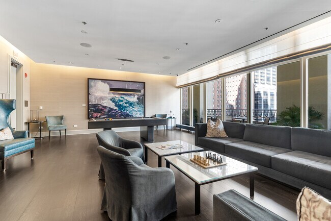 Building Photo - 118 E Erie St