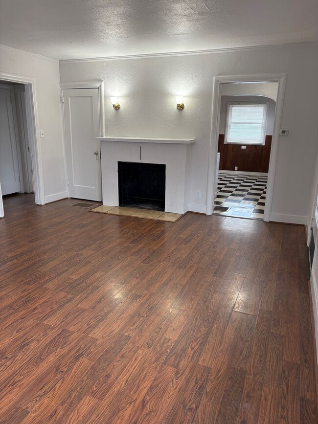 Building Photo - Beautiful Three-Bedroom House in the Piedmont Neighborhood