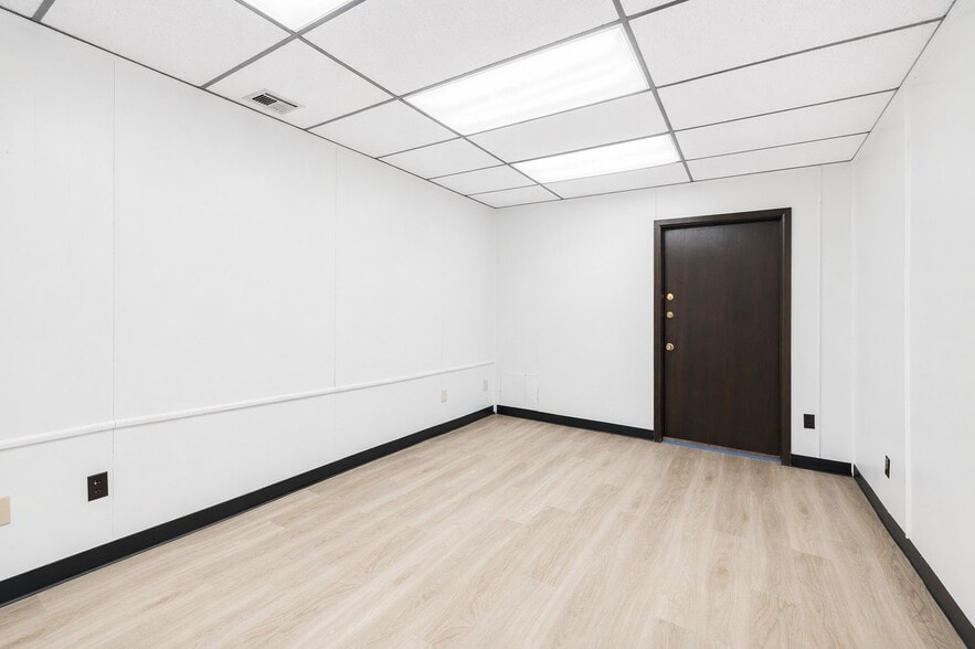 Building Photo - 1901 N Classen Blvd