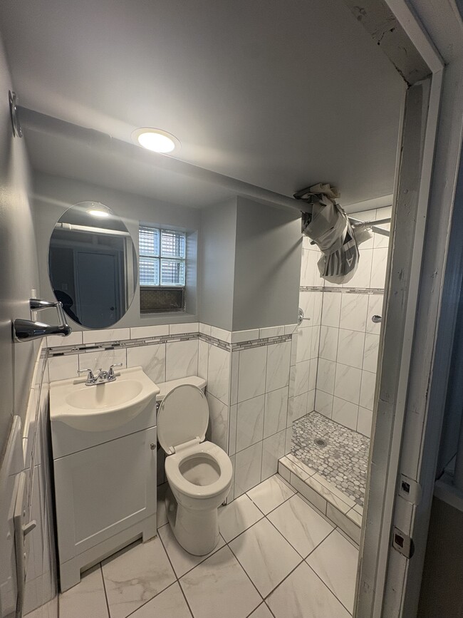 Building Photo - 7607 S Wolcott Ave