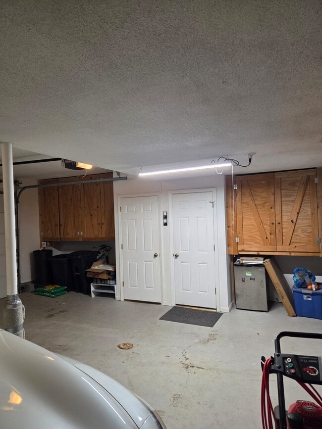 Building Photo - 18706 E 28 St S, Independence, MO 64057