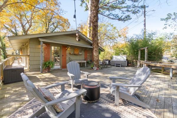 Building Photo - 60 Crescent Dr