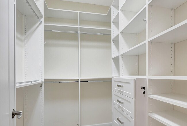 Building Photo - 4893 NW 59th Ct