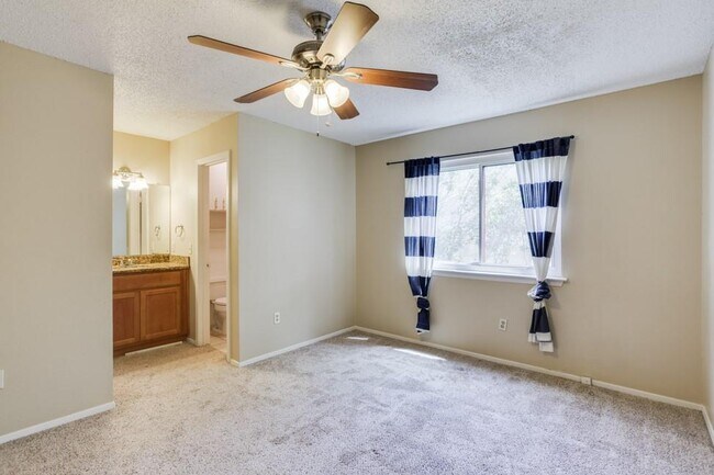 Building Photo - 11227 Henge Dr