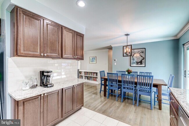 Building Photo - 7806 Jansen Dr