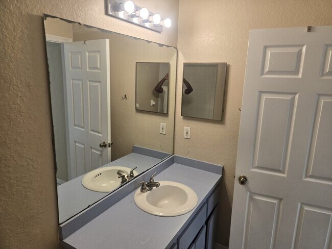 Building Photo - 31 Juniper Pass Dr