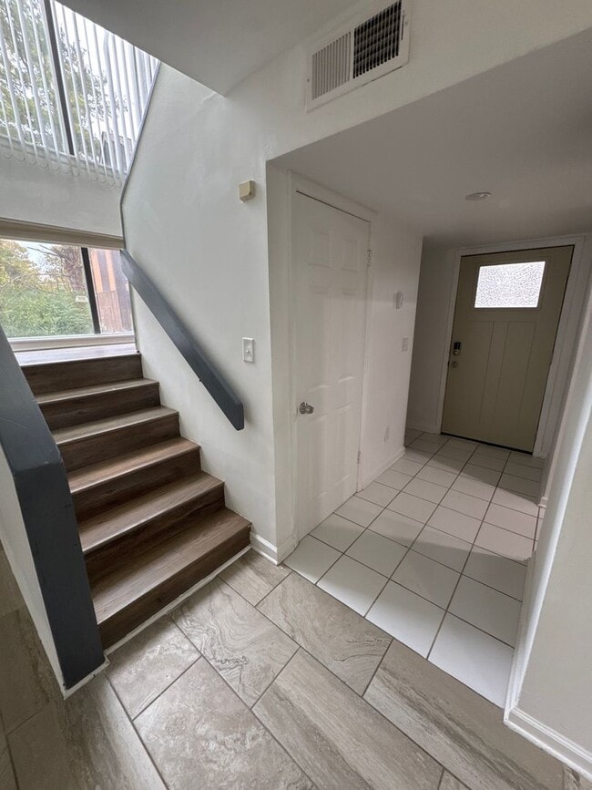 Building Photo - $500 Move-In Incentive – Apply & Move-In by April 1st