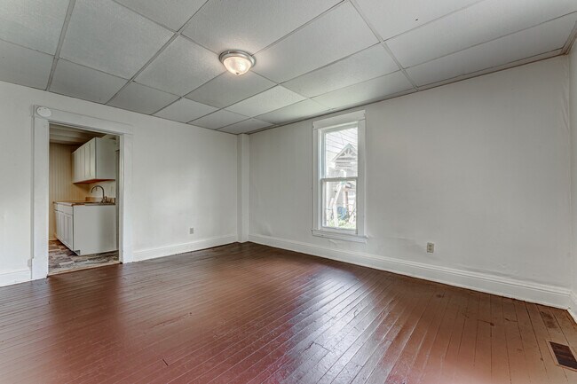 Building Photo - 975 Dorsey Ave