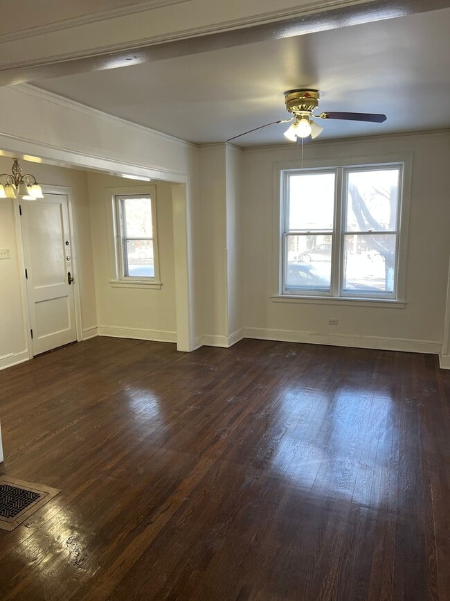 Building Photo - 3741 W Irving Park Rd