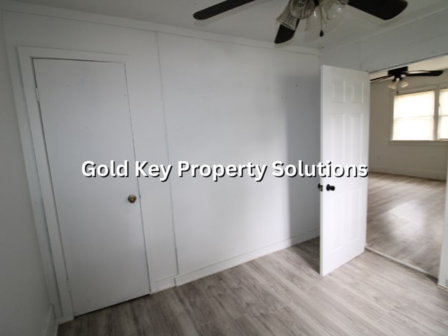 Building Photo - MUNCIE 4 BR 1 BA House with Central Air and Garage (NO SECTION 8)