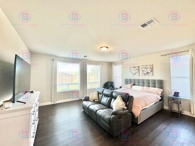 Building Photo - Welcome to your dream home, where modern elegance meets unparalleled convenience!