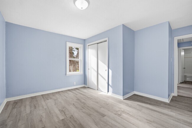 Building Photo - 2719 Dewey St