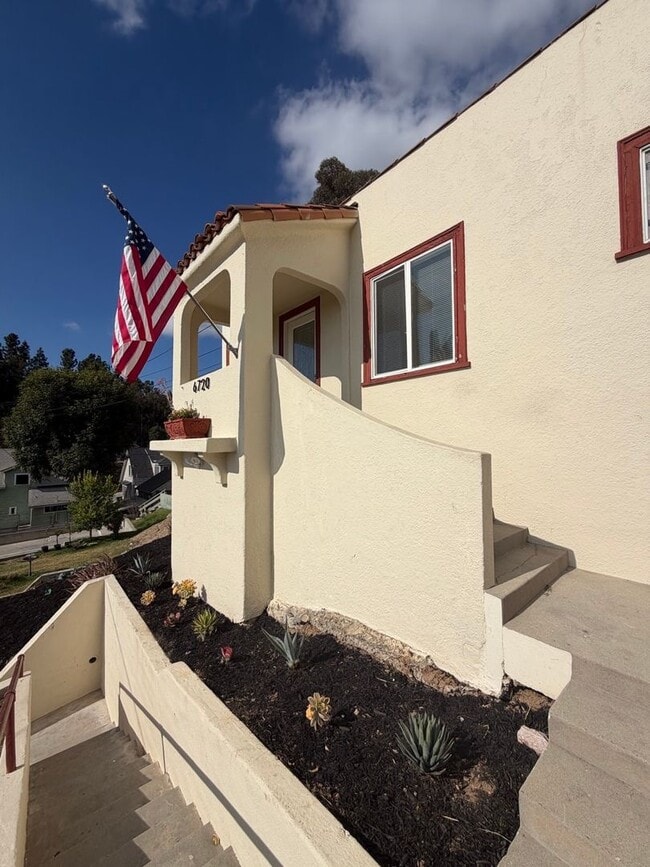Building Photo - 6720 Stanford Way