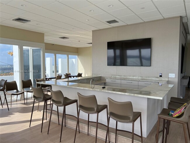 Building Photo - 1370 S Ocean Blvd