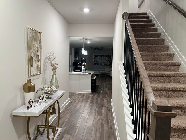 Building Photo - 5057 Silver Fox Trl