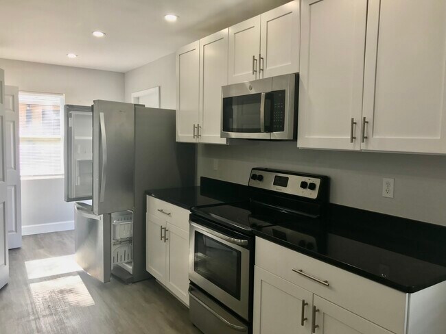 Building Photo - 680 Forest Hill Ln NW