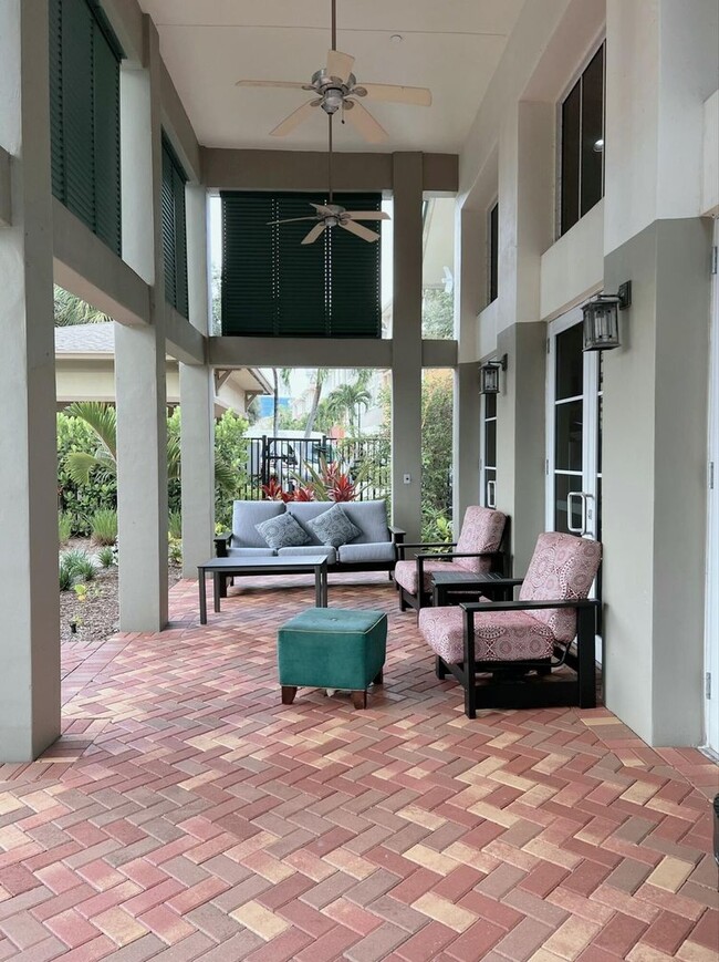 Building Photo - Luxury Townhouse West Palm Beach Gated Community two bedroom three bathrooms!