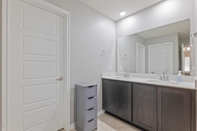 Building Photo - 7313 Mayplace Dr