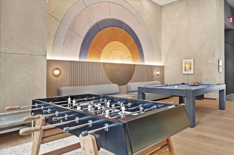 Building Photo - 520 W 43rd St