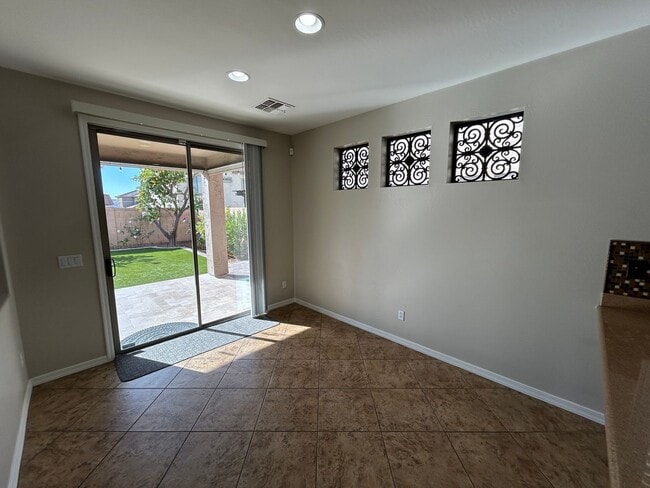 Building Photo - 5411 W Rowel Rd