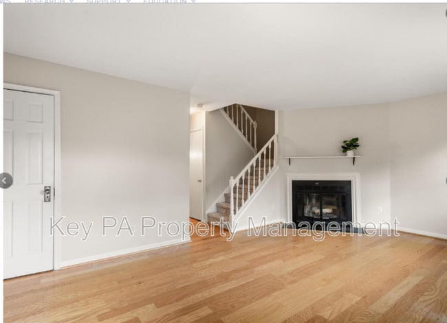 Building Photo - 517 S Coventry Ln