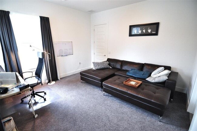 Building Photo - 6117 Seville Dr