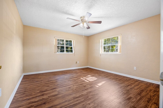 Building Photo - 1499 NE 59th St