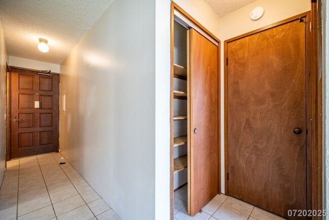 Building Photo - 1bd/1ba/1pkg Condominium in Koolau Vista |...