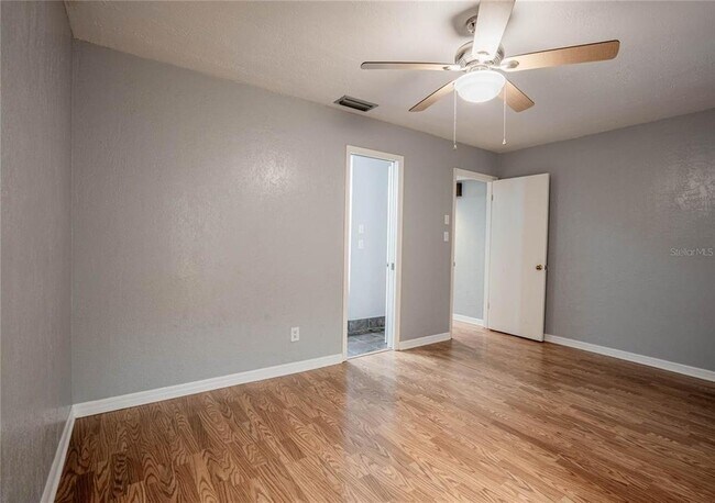 Building Photo - 8 Huntley Ct