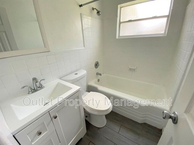 Building Photo - 1245 Virginia Dr